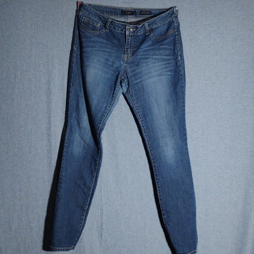 Jessica Simpson "kiss me kegging" size 10